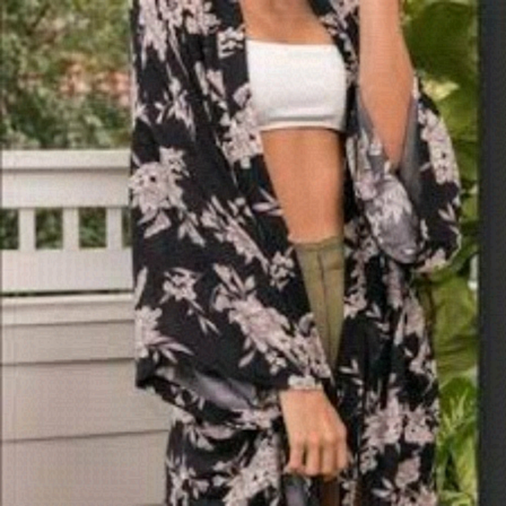 SPIRITUAL GANGSTER MAYA KIMONO BLACK WHITE FLORAL ROBE BLOUSE ONE SIZE